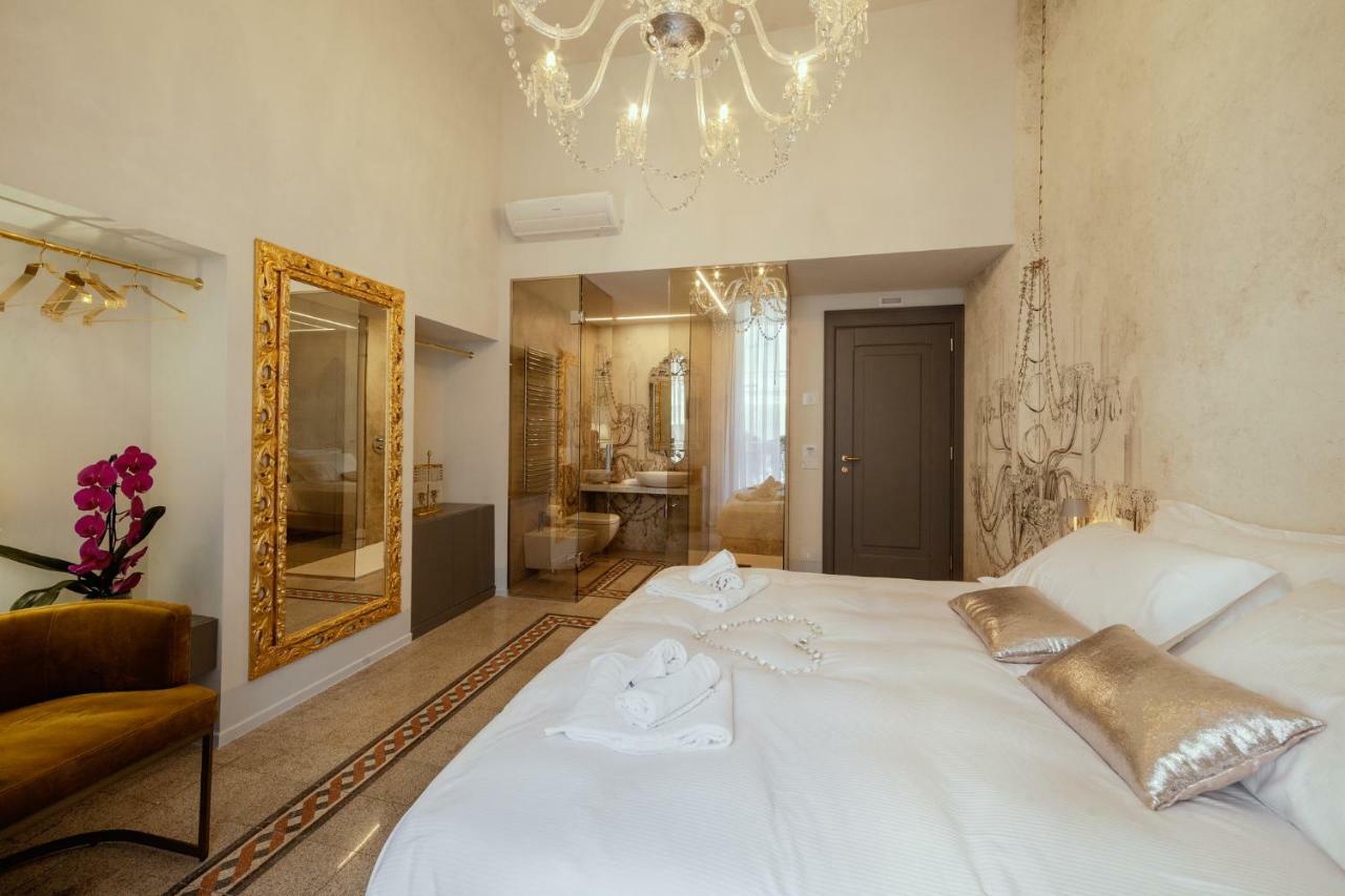 Palazzo Dei Grifoni - Luxury Suites - سان بنيديتّو ديل ترونتو المظهر الخارجي الصورة